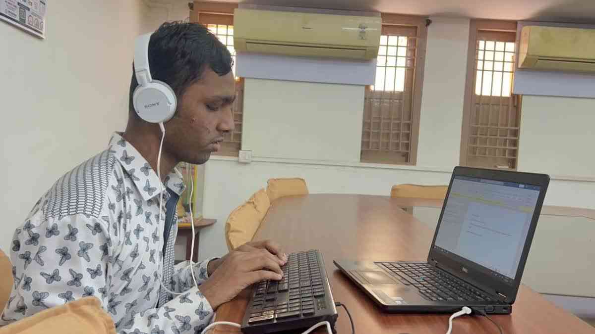 Surat Blind Student : ગુજરાતમાં પ્રથમ વખત સુરતનો પ્રજ્ઞાચક્ષુ વિદ્યાર્થી સહાયક વિના ધોરણ 12ની પરીક્ષા આપશે