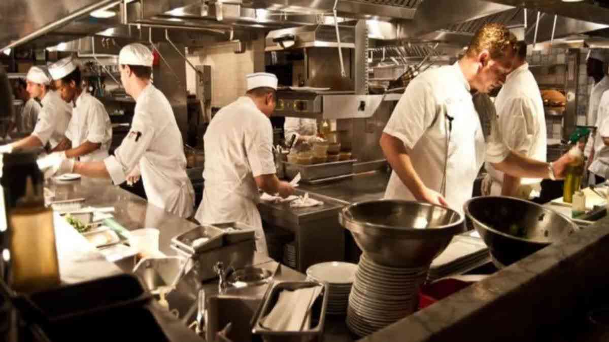 Madhya Pradesh: Tourism Corporation issues order to keep separate veg and non-veg kitchens in restaurants
