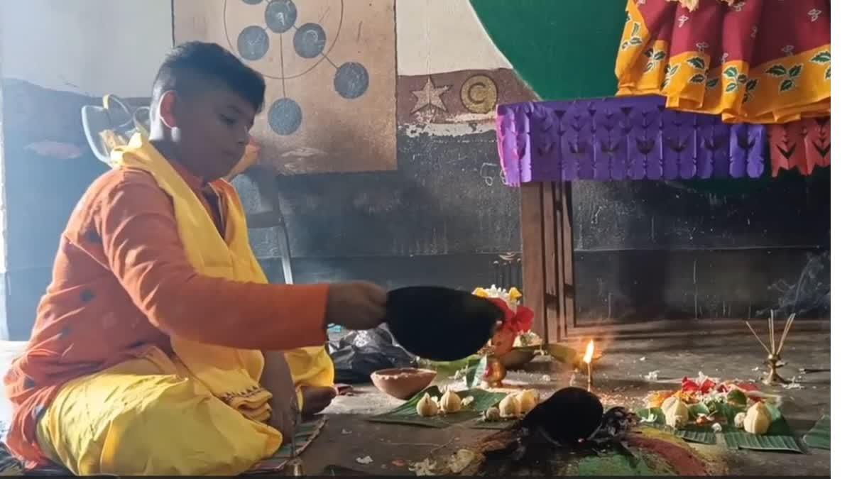 minor worshipping lord ganesha in his own school