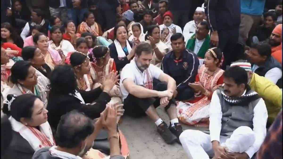 bharat/rahul-stopped-from-visiting-assam-temple-asks-if-pm-modi-will-decide-who-will-visit-temple
