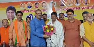 Dhanbad Lok Sabha seat candidate Dhullu Mahto met BJP MLA Biranchi Narayan in Bokaro