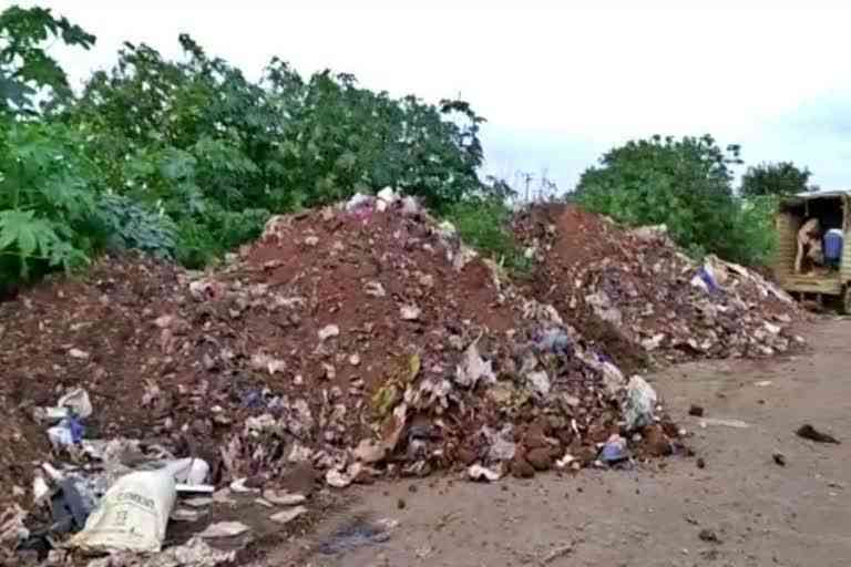 waste-disposal-problem-of-old-buildings-in-hubballi
