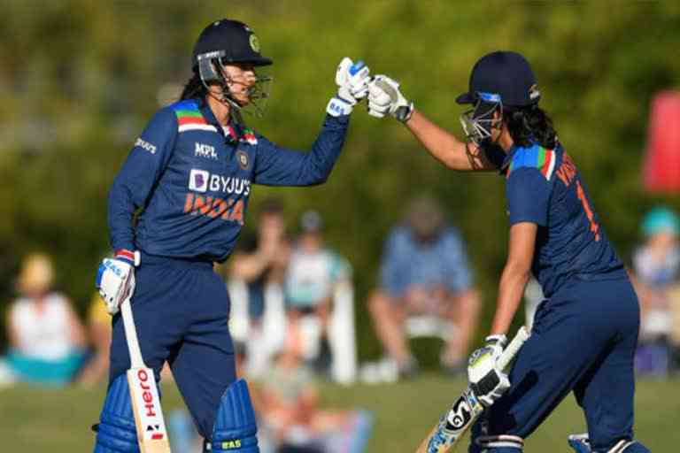 મહિલા ક્રિકેટ: ઓસ્ટ્રેલિયાએ રોમાંચક મેચમાં ભારતને 5 વિકેટે હરાવ્યું