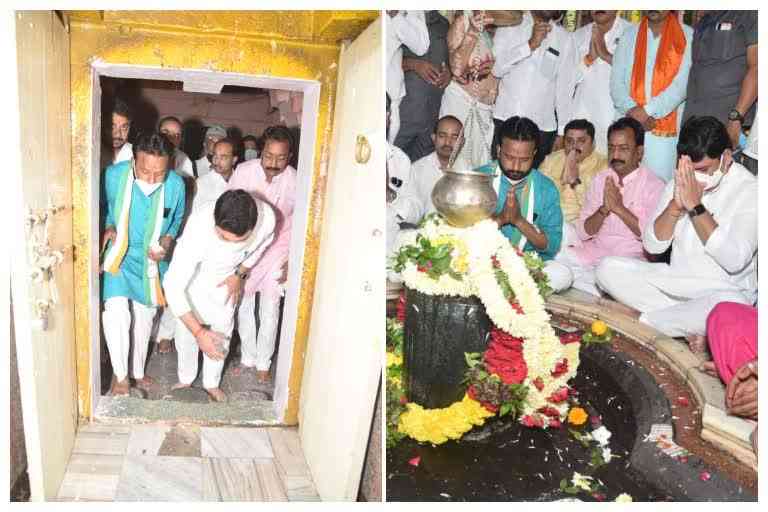 minister dhananjay munde open vaidyanath temple doors beed after covid second wave