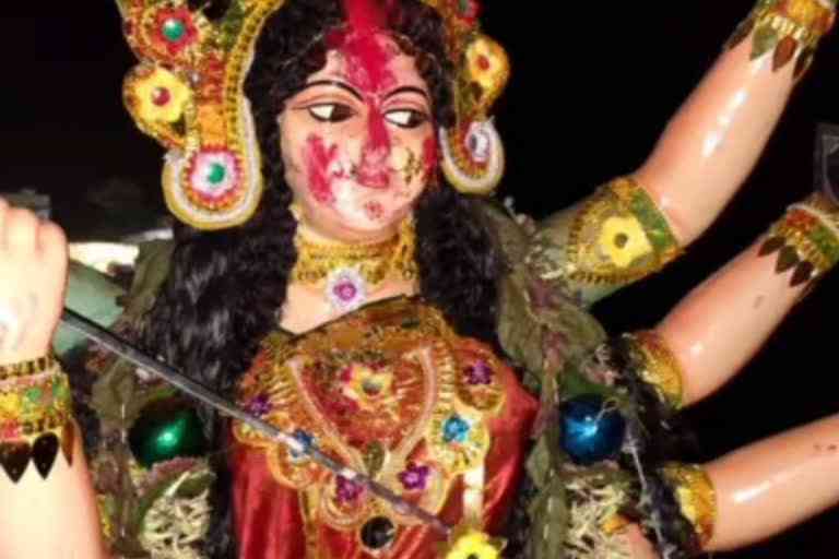 ghatal-durga-puja-becomes-an-example-of-communal-harmony