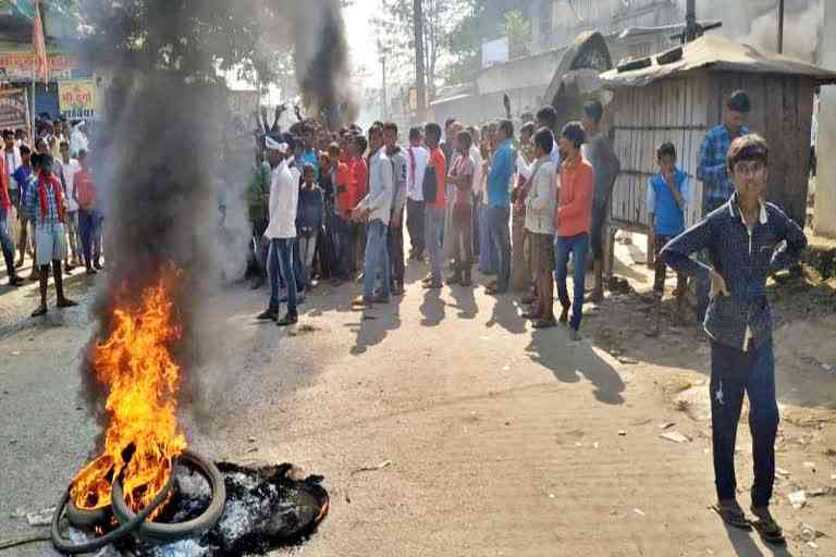 PEOPLE PROTEST DUE TO MURDER OF FORMER PANCHAYAT SAMITI MEMBER IN SHEOHAR