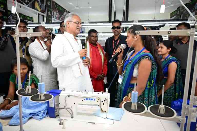 CM Bhupesh Baghel visited Dannex Garment Factory