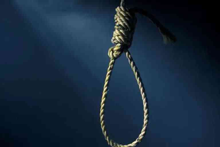 Youth commit suicide in vaishali