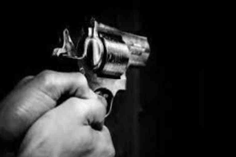 8th student threatened principal by showing pistol in Garhwa