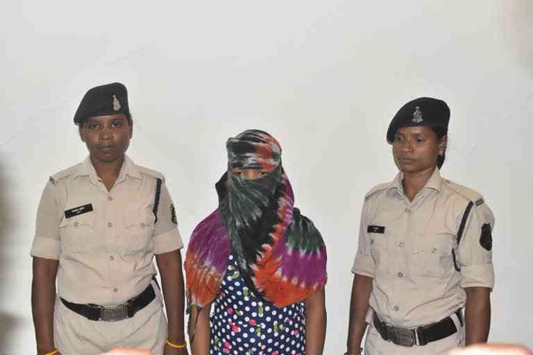 Eight lakh prize woman Naxalite arrested in Narayanpur