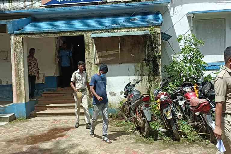 contai-police-arrest-adhikari-family-close-aide-in-street-light-scam