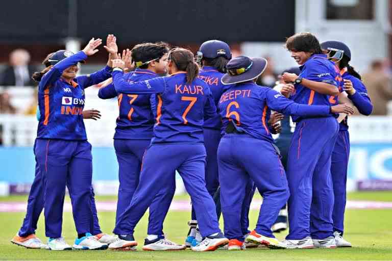 Indian womens team beat England by 16 runs  Jhulan Goswami got a winning farewell  ind vs eng women  भारतीय महिला टीम ने इंग्लैंड को 16 रन से हराया  झूलन गोस्वामी को मिली विजयी विदाई  भारत बनाम इंग्लैंड महिला