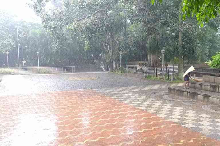 heavy rain in Bengaluru early mornig