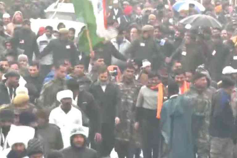Bharat Jodo Yatra resumes from Kathua in Jammu and Kashmir, rahul wore jacket