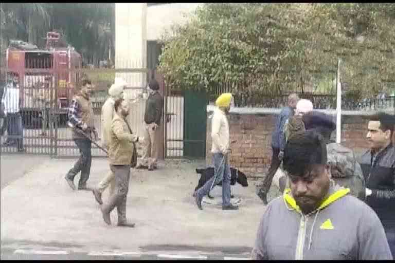 Bomb threat to Punjab and Haryana High Court