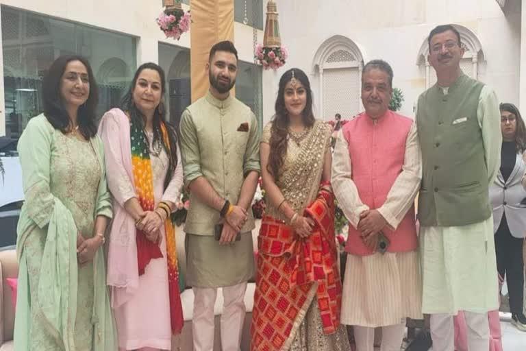 बीजेपी के राष्ट्रीय अध्यक्ष जेपी नड्डा के छोटे बेटे हरीश नड्डा की रिद्धि शर्मा से आज शादी.